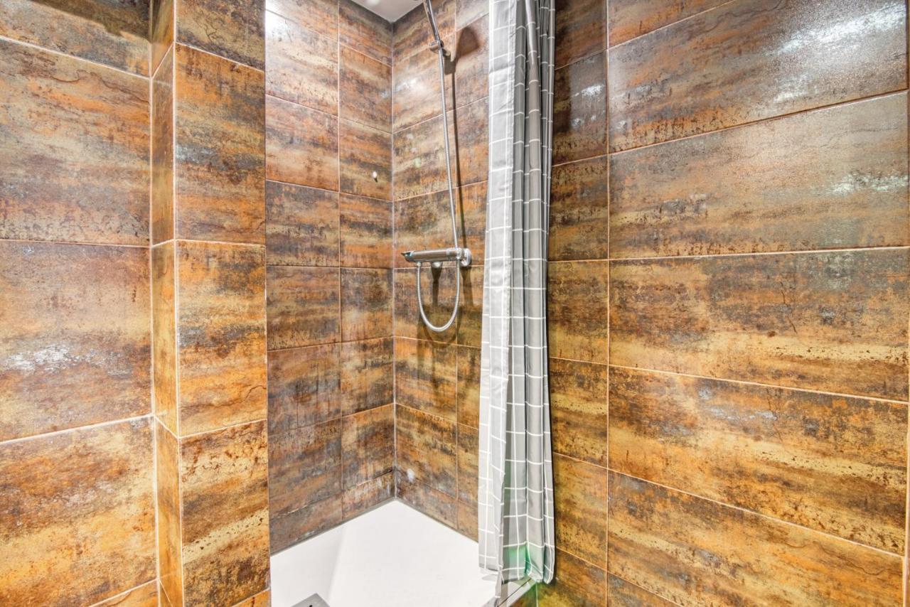 Cozy Penthouse, 20 Min To Downtown, Alcala Norte Madrid Exterior photo